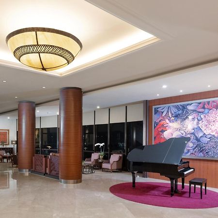 Отель Santika Premiere Bintaro Серпонг Экстерьер фото