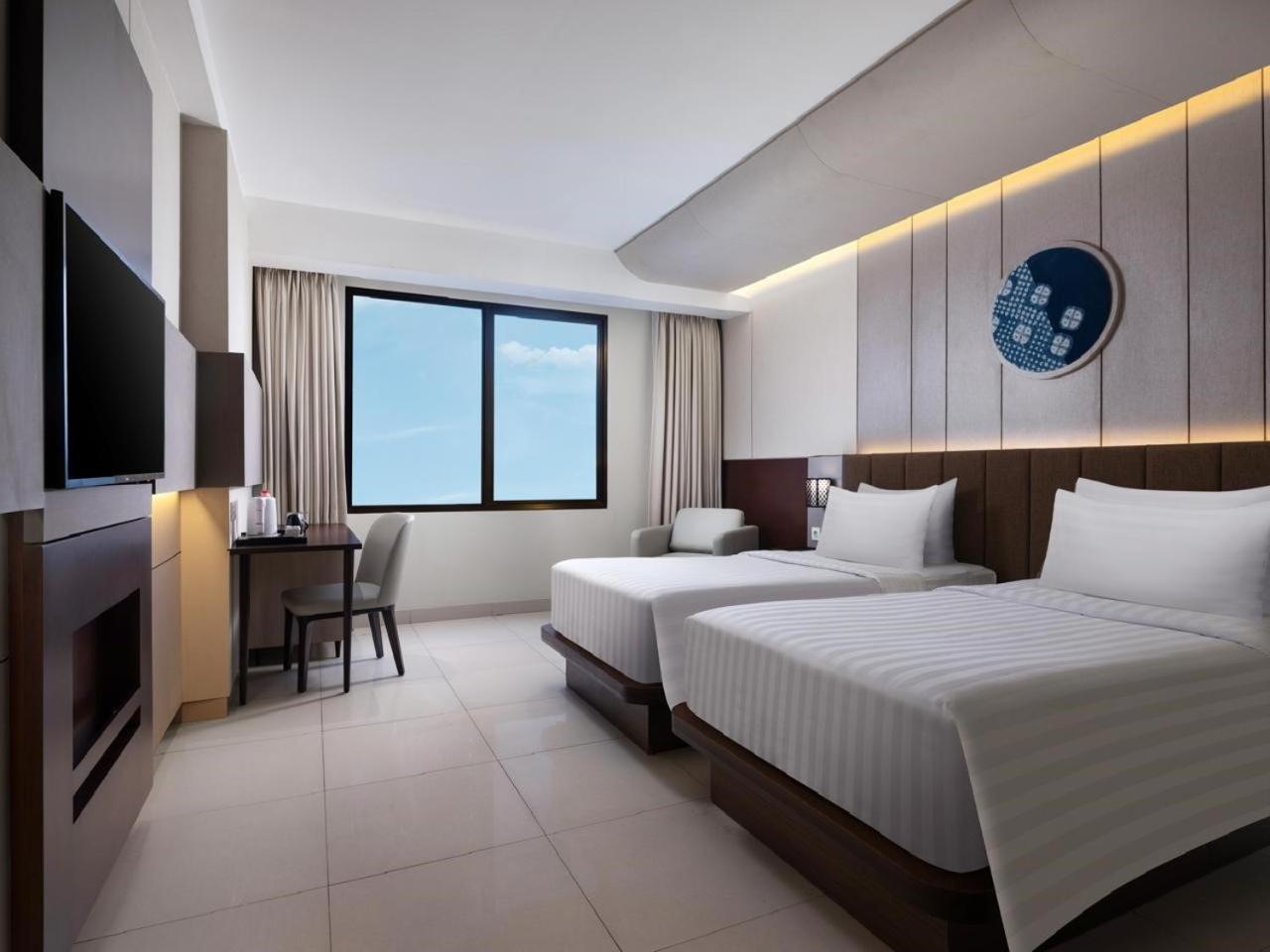 Отель Santika Premiere Bintaro Серпонг Экстерьер фото