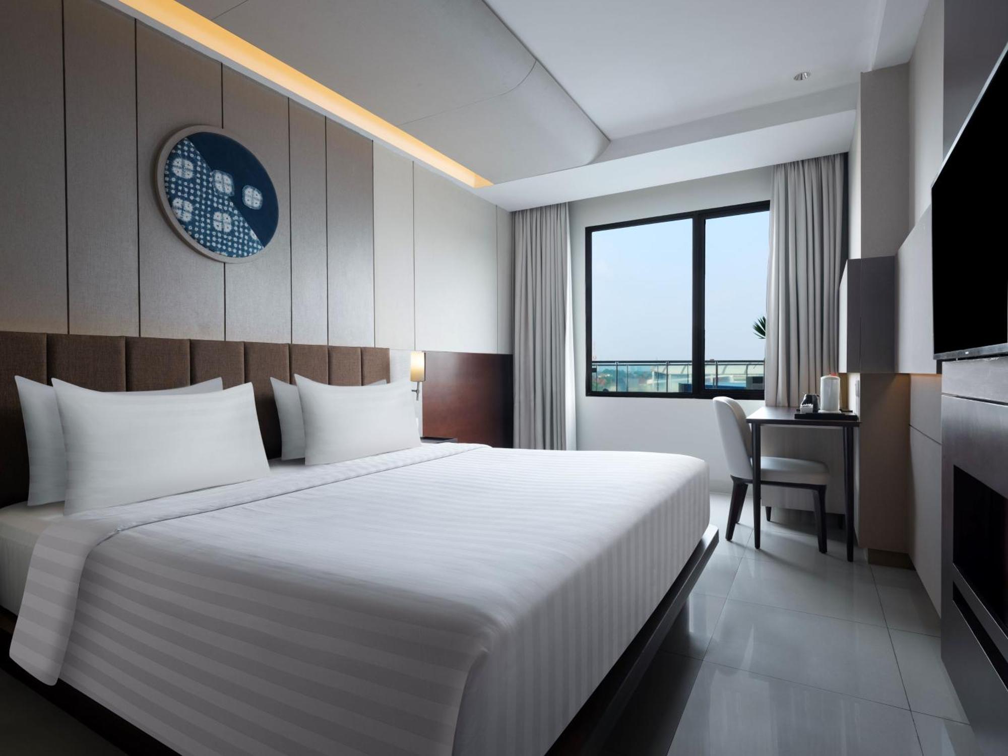 Отель Santika Premiere Bintaro Серпонг Экстерьер фото