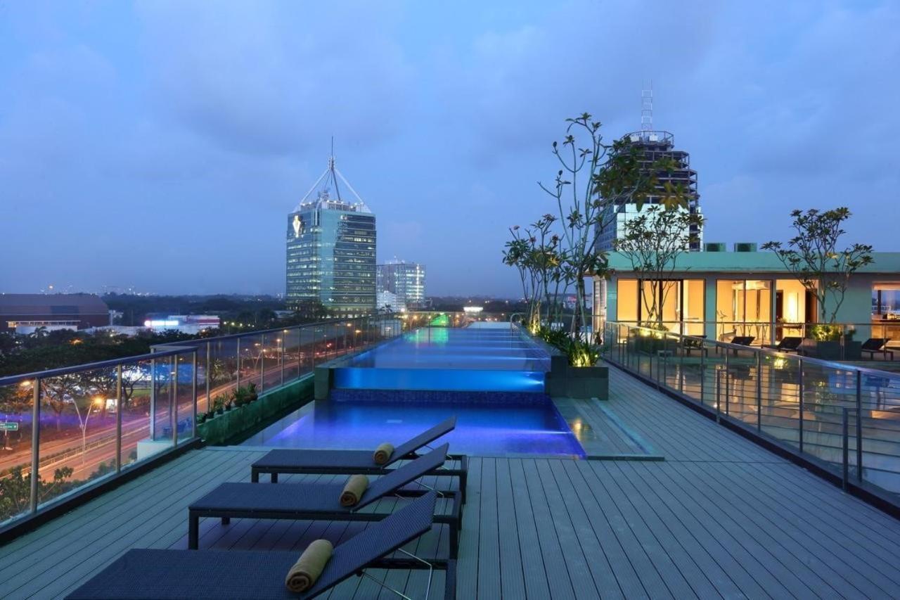Отель Santika Premiere Bintaro Серпонг Экстерьер фото