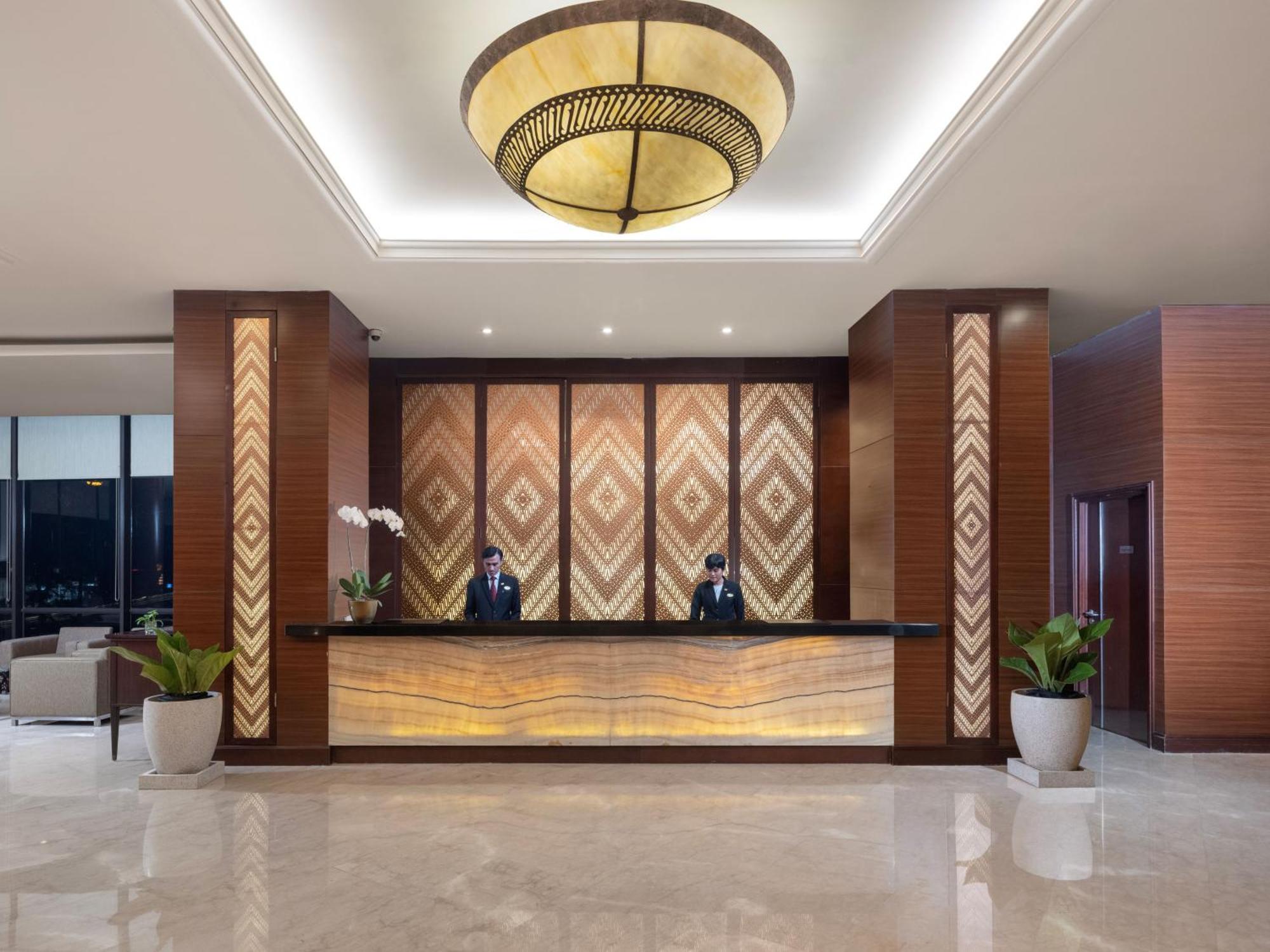 Отель Santika Premiere Bintaro Серпонг Экстерьер фото