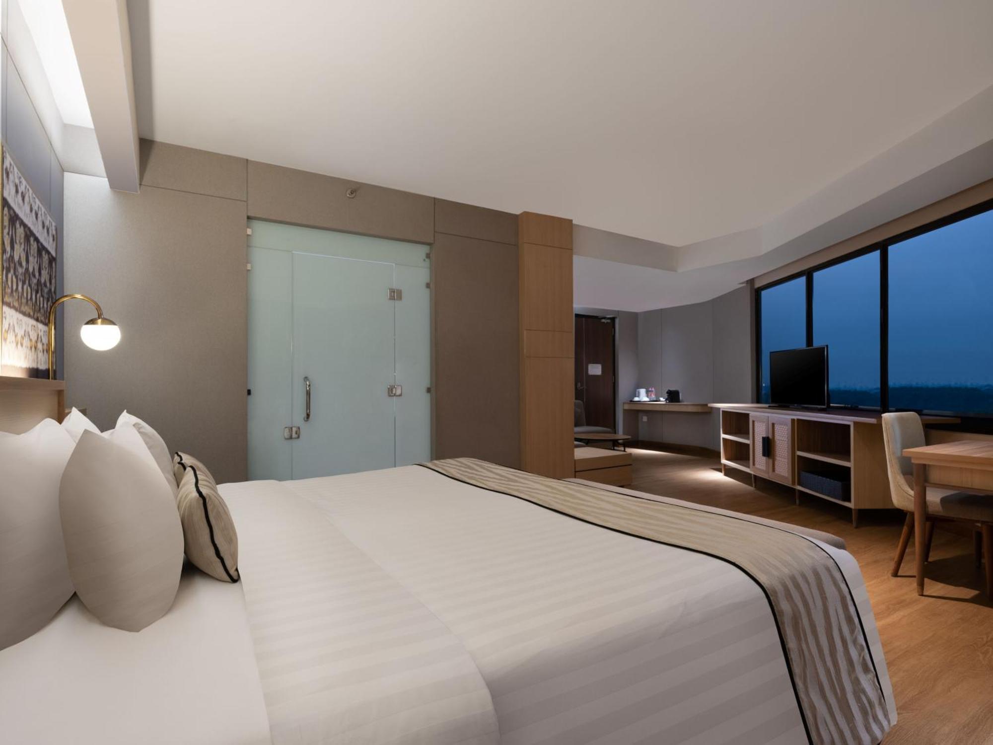 Отель Santika Premiere Bintaro Серпонг Экстерьер фото